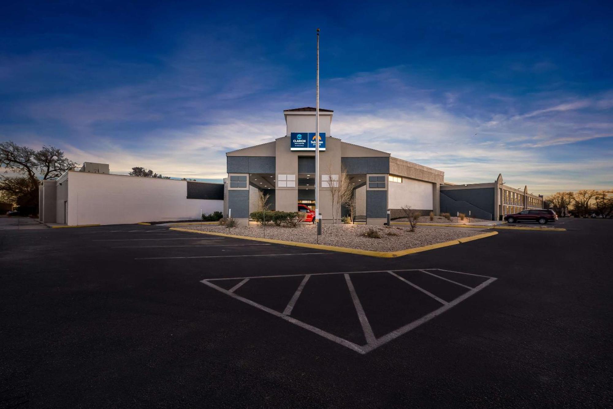 Suburban Studios, Kearney Exterior photo
